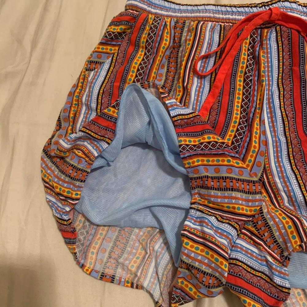 Shorts - Picture 3 of 4